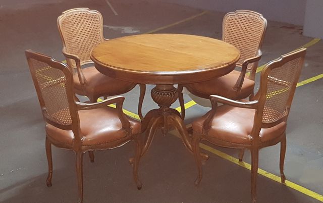 Mesa madera maciza y sillones rejilla Luis XV