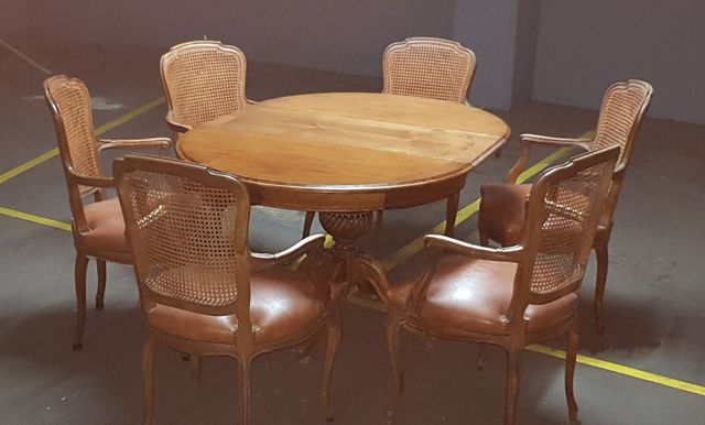 Mesa madera maciza y sillones rejilla Luis XV