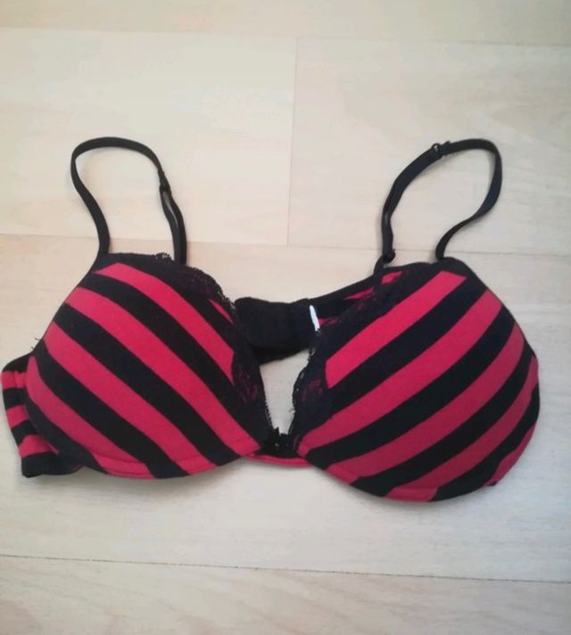 Sujetador con aros y relleno talla 90B