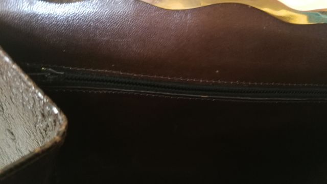 Bolso de piel marrón vintage.