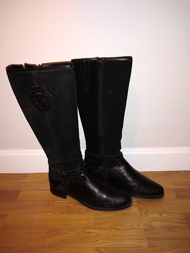 Botas de piel.