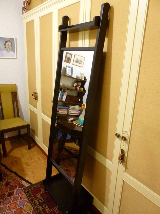 Espejo de cuerpo entero sobre suelo de segunda mano por 95 € en Madrid