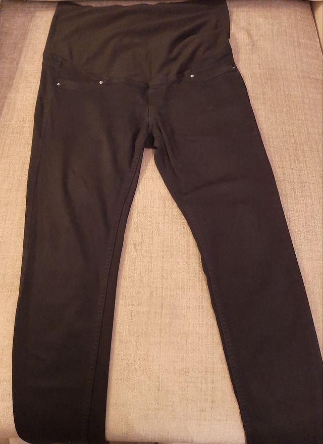 Pantalón vaquero negro elástico finito talla 42H&M