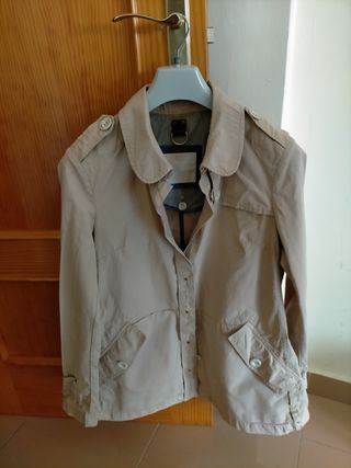 Chaqueta Burberry talla L mujer de segunda mano por 35 EUR en Daimiel en  WALLAPOP