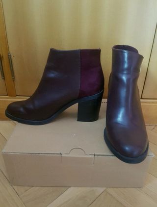 Botines de tacón granates de Stradivarius de segunda mano por 2 EUR en San  Fernando de Henares en WALLAPOP