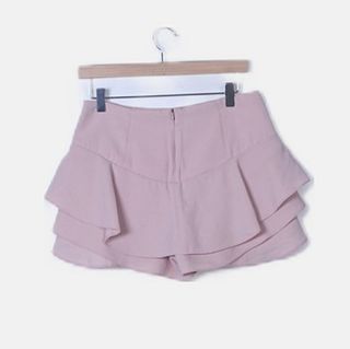 Falda pantalón mini volantes Zara de segunda mano por 10 EUR en Torrelavega  en WALLAPOP