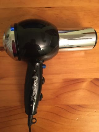 2 secadores de pelo: Braun Silencio 1200 y Team HD de segunda mano por 5  EUR en Albacete en WALLAPOP