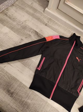 Chaqueta bomber puma mujer de segunda mano por 25 EUR en Córdoba en WALLAPOP