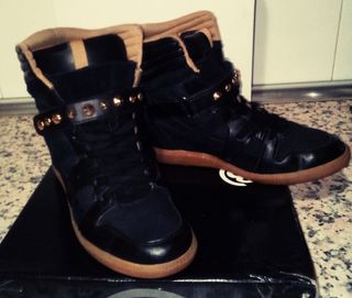 Botines Zara Trafaluc de segunda mano por 9 EUR en Madrid en WALLAPOP