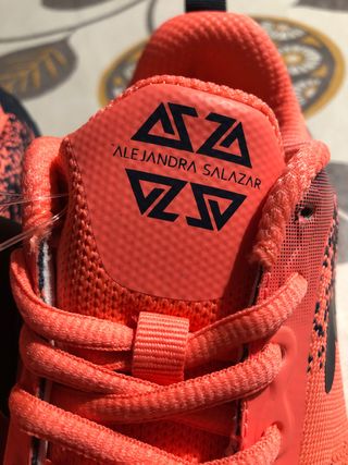 ZAPATILLAS BULLPADEL ALEJANDRA SALAZAR de segunda mano por 45 EUR en  Mercado Parque Corredor del Henares en WALLAPOP