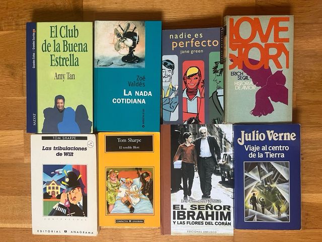 Libros varios: 1 x 3€ - 2 x 5€ - 5 x 10€