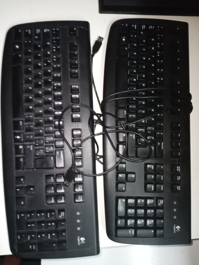 2 teclados Logitech usb