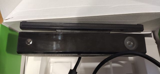 Xbox One 500 GB con mando inalámbrico y camara