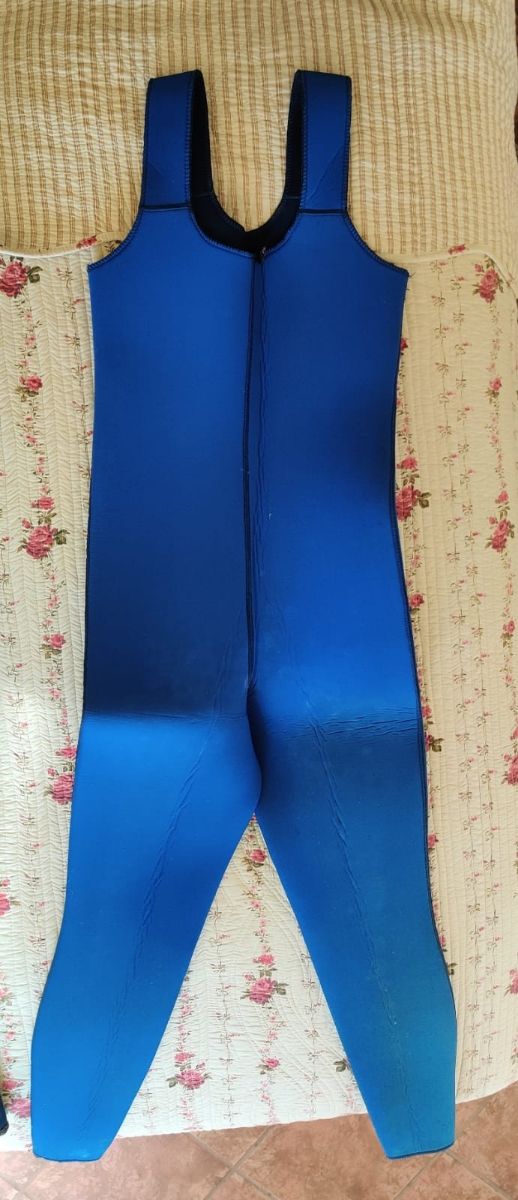 TRAJE DE NEOPRENO