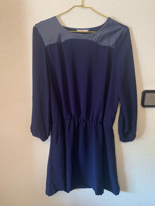 Vestido polipiel azul marino Lefties