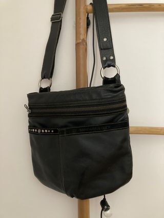 Bolso bandolera de piel Mandarina Duck de segunda mano por 15 EUR en  Valencia en WALLAPOP