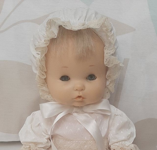 Gorrito conjunto Bautizo para Nenuco. Jesmar.