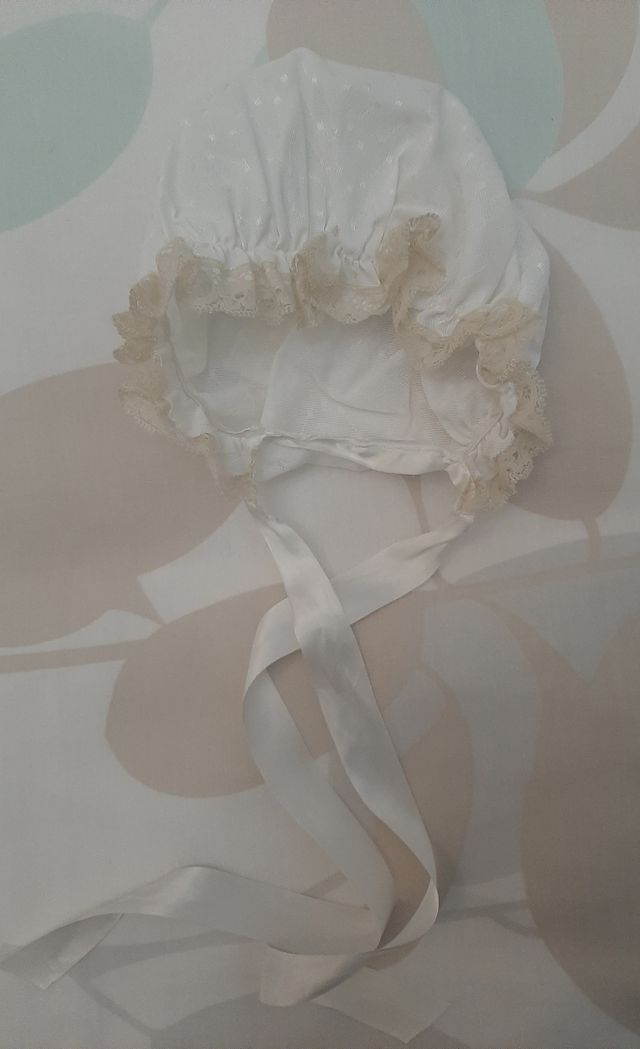 Gorrito conjunto Bautizo para Nenuco. Jesmar.