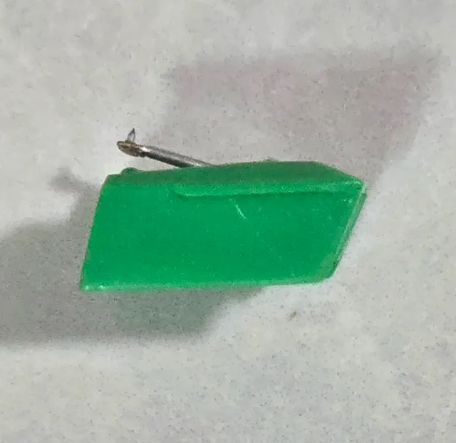 AGUJAS Y CÁPSULAS PARA TOCADISCOS AMPLIO STOCK