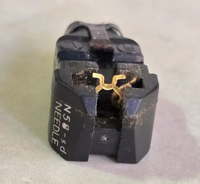 AGUJAS Y CÁPSULAS PARA TOCADISCOS AMPLIO STOCK