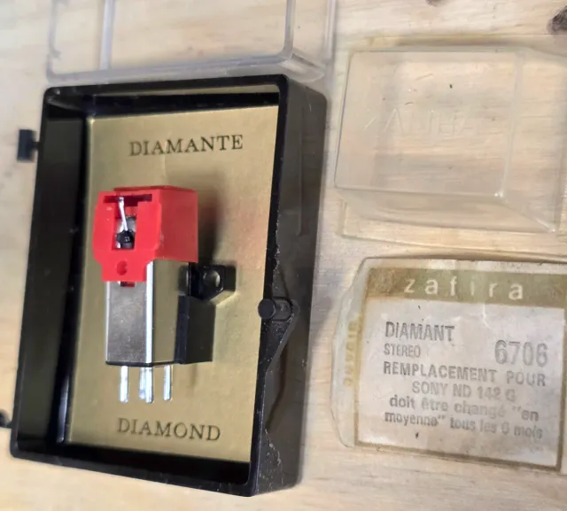 AGUJAS Y CÁPSULAS PARA TOCADISCOS AMPLIO STOCK