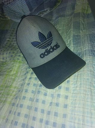 gorras adidas usadas
