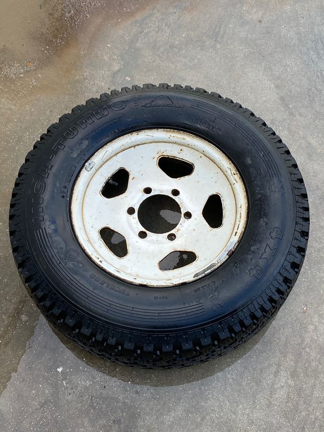 Llanta con neumatico