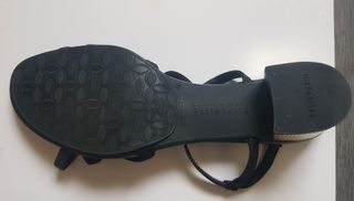 Sandalias negras Hispanitas. T. 41 de segunda mano por 30 EUR en Pinto en  WALLAPOP