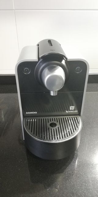 Cafetera Nespresso de segunda mano en Santiago de Compostela en WALLAPOP