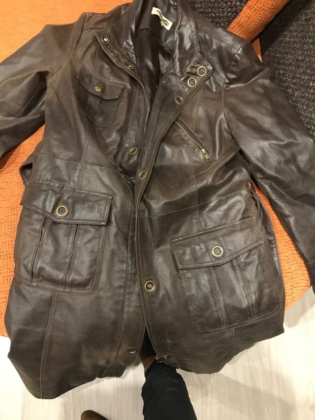 Tres cuarto tipo cuero