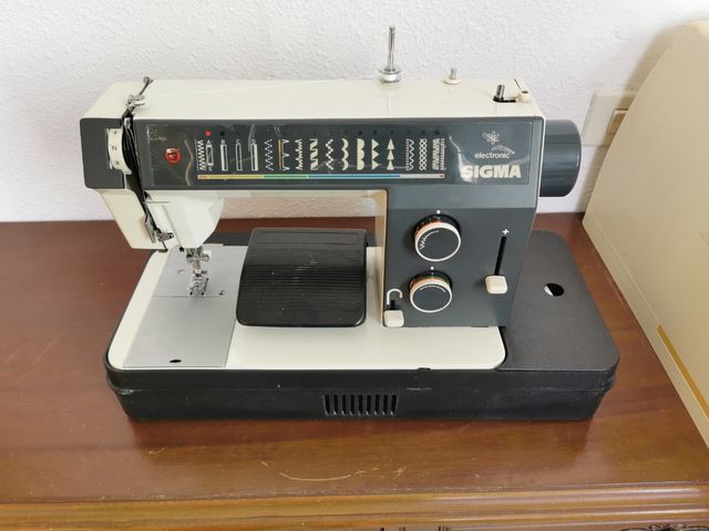 Máquina De Coser Sigma 2002 De Segunda Mano Por 60 En Almería En Wallapop