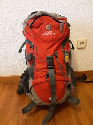 Mochila DEUTER 35+10 de segunda mano por 110 EUR en Madrid en WALLAPOP
