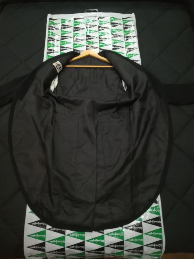 Chaqué negra El Corte Ingles.