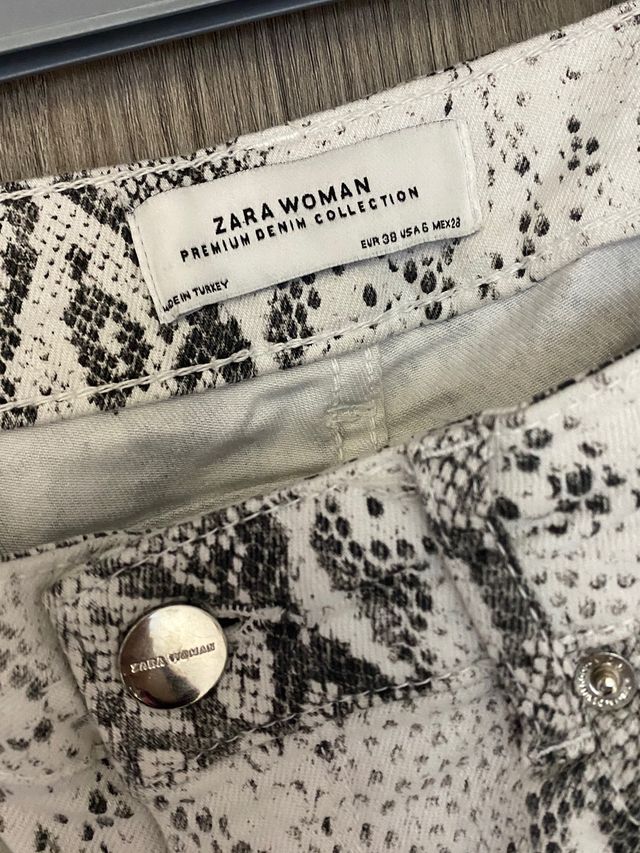 Pantalones animal print 