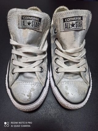 Converse Bajas Efecto Desgaste plateadas de segunda mano por 25 EUR en  Fuenlabrada en WALLAPOP