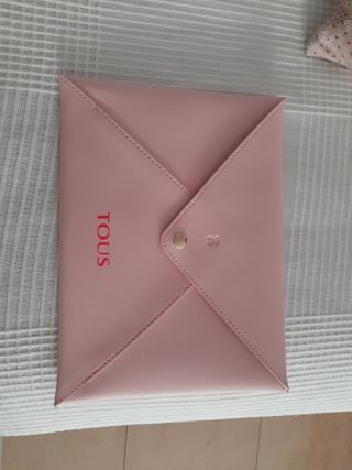 Portadocumentos Tous Rosa Online Hotsell, UP TO 50% OFF | lotuspriorat.com