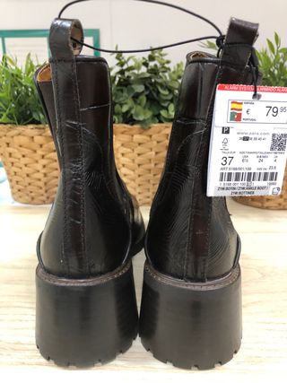 Botines de piel auténtica (certificada), de Zara de segunda mano por 35 EUR  en Madrid en WALLAPOP