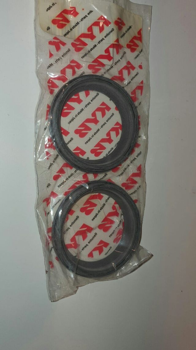 Dos juegos de retenes 8000H2664