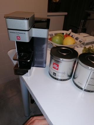 Cafetera Illy alta gama con capsulas