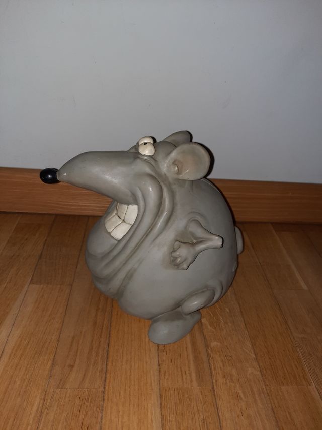 Antigua hucha de roedor