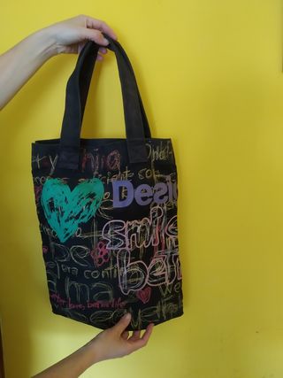 Bolso tela desigual de segunda mano por 10 EUR en Barcelona en WALLAPOP