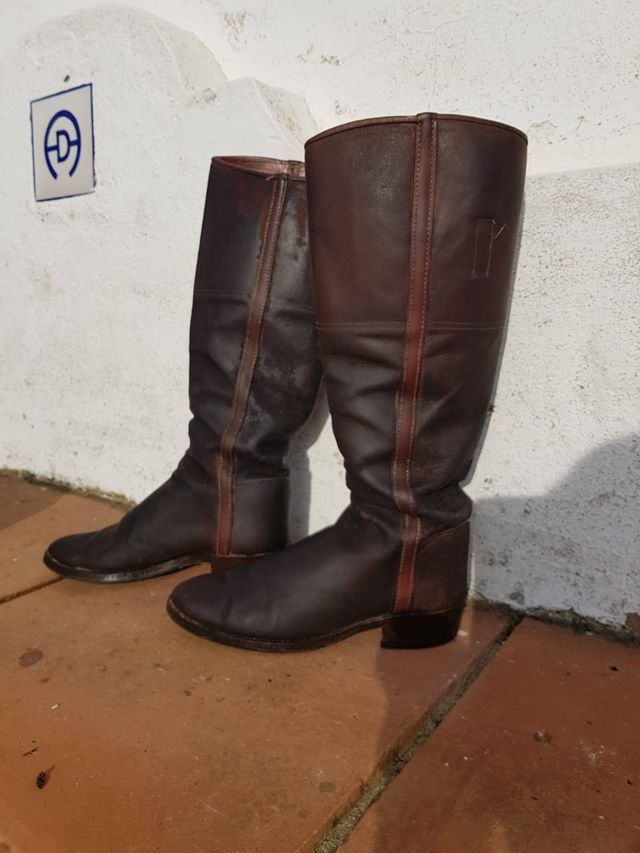 Botos camperos, hechos a mano.