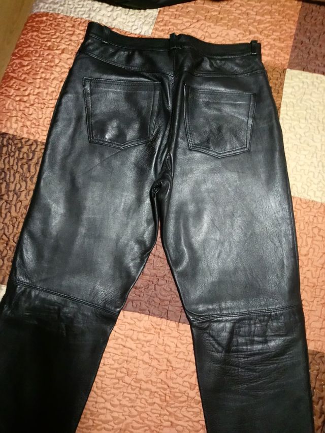 chaqueta y pantalón de piel auténtica. precio nego