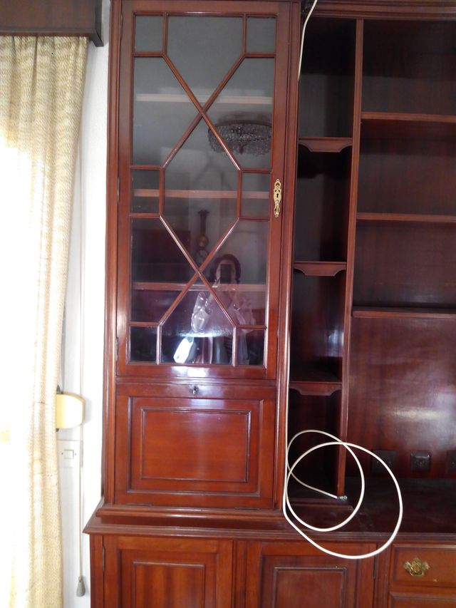 Mueble vitrina para salón