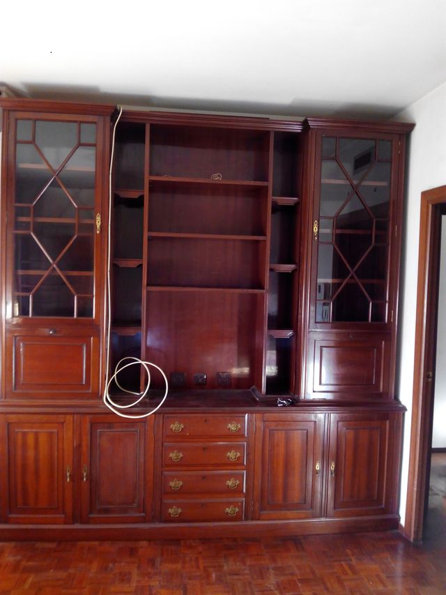 Mueble vitrina para salón