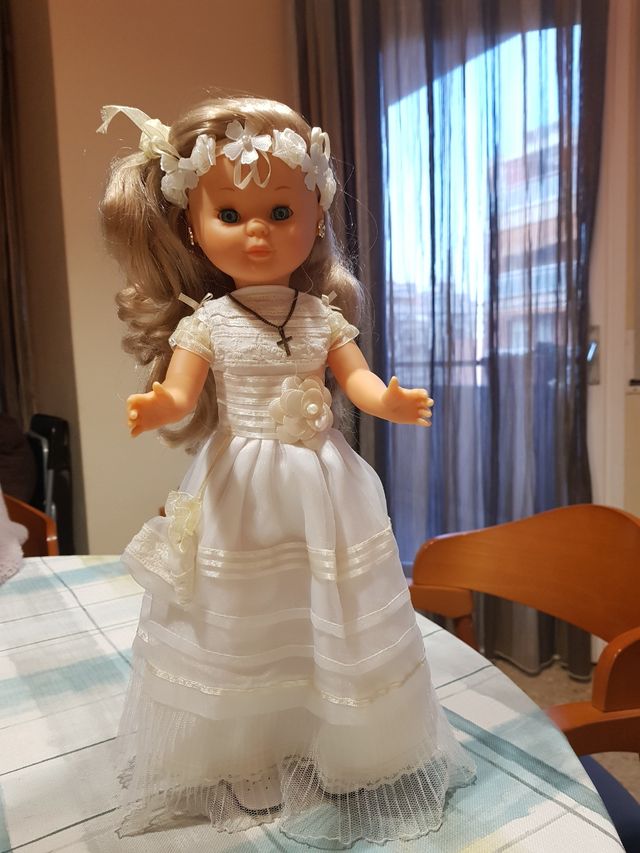 muñeca Nancy de comunión 