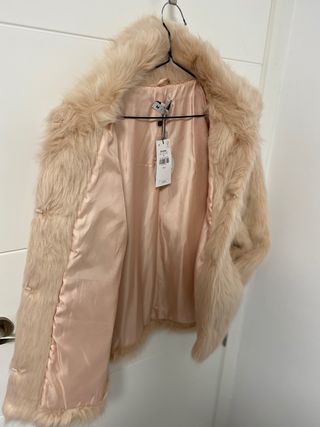Abrigo pelo rosa talla M nuevo Easy Wear de segunda mano por 32 EUR en  Madrid en WALLAPOP