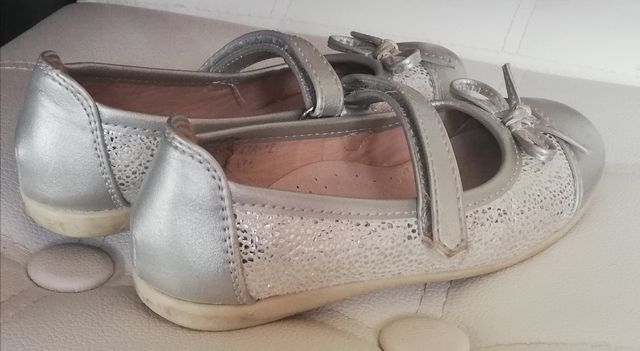 zapatos niña plateadas