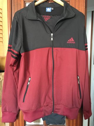 Chandal Adidas granate de segunda mano en WALLAPOP