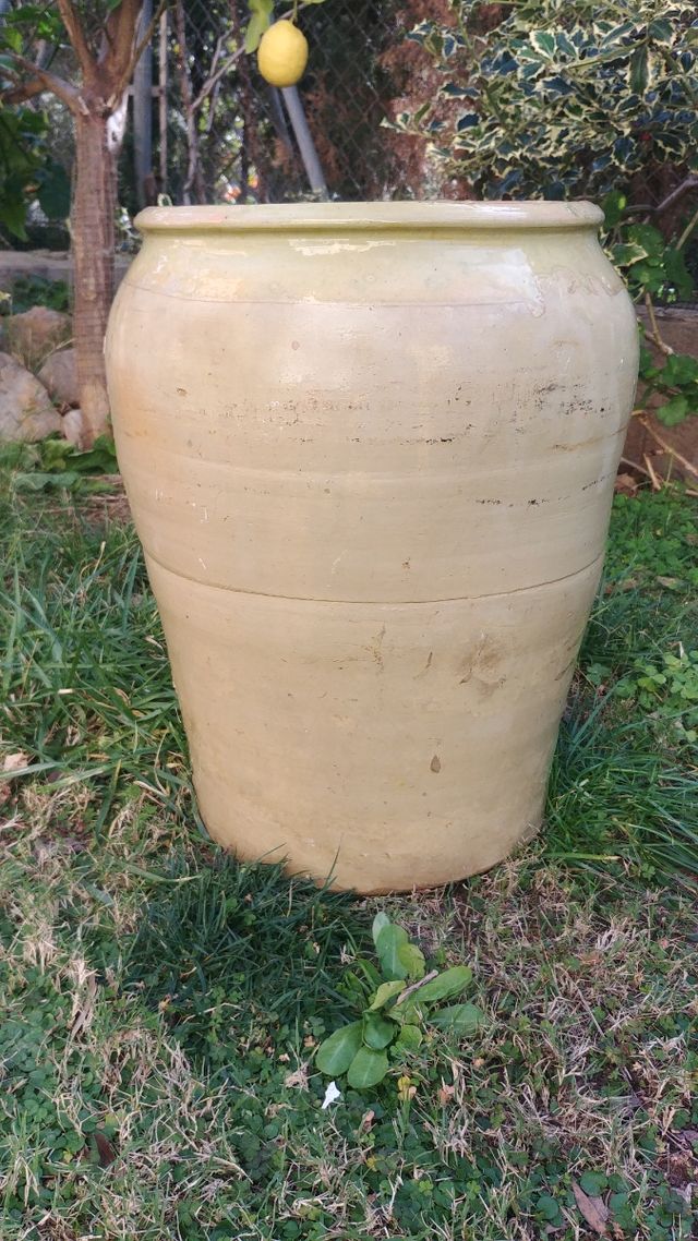 Tinaja de barro orza antigua